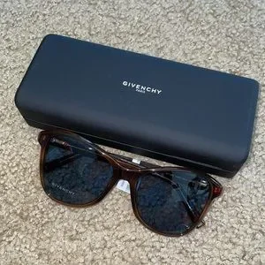 New in Box Givenchy 56mm Gradient Cat Eye Sunglasses Made in Italy Givenchy 56mm Gradient Cat Eye Sunglasses | Nordstromrack main image 2